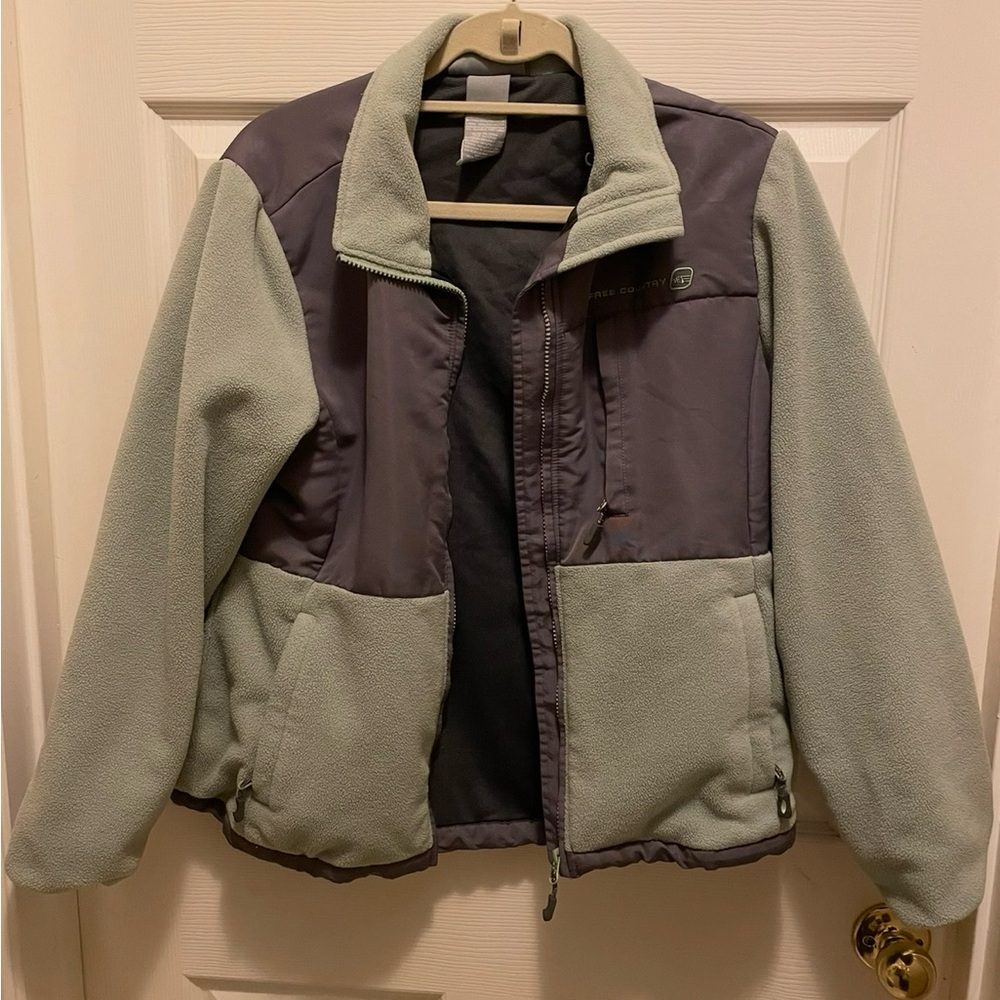 Women’s fleece jacket size large